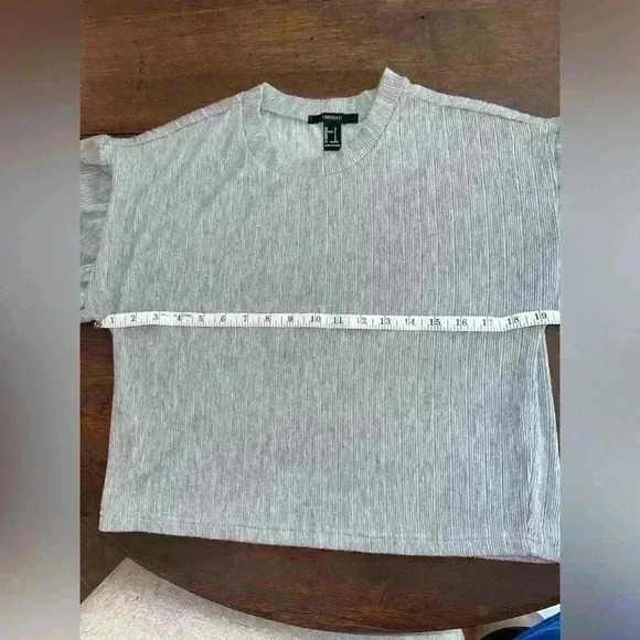 Forever 21 Casual Crop Top - Picture 3 of 4